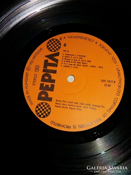 Régi TOP 12 1982. VILÁGSLÁGEREK zene bakelit LP nagylemez szép állapotban a képek szerin