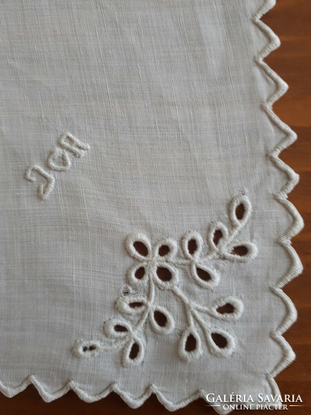 Slingelt antik díszzsebkendő ICA monogrammal