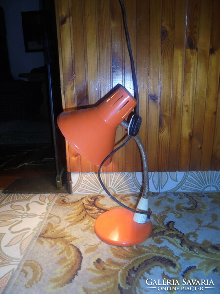 Retro gooseneck table lamp