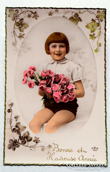 Régi Újévi üdvözlő színezett fotó képeslap  kisgyerek rózsacsokor