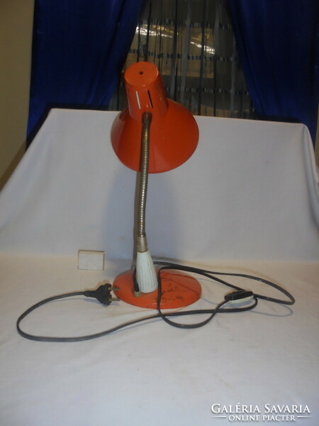 Retro gooseneck table lamp