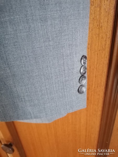 Digel men's luxury suit in size 48 for sale!