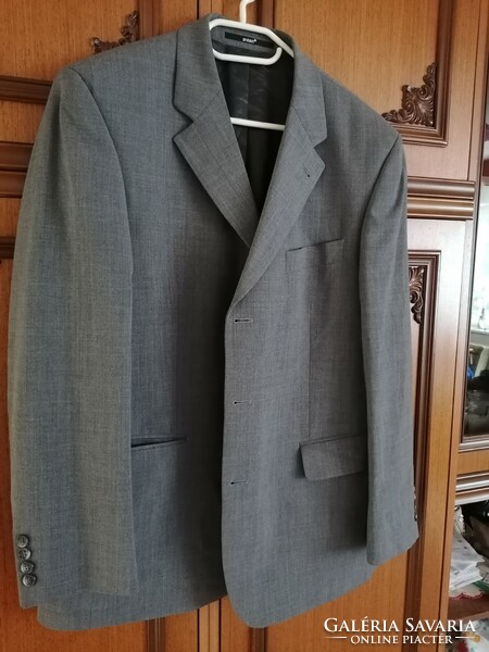 Digel men's luxury suit in size 48 for sale!