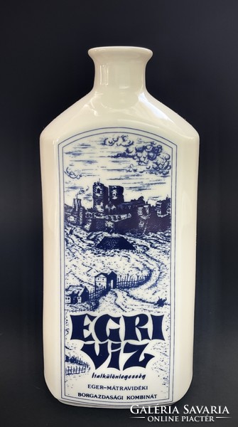Alföldi vitrin Egri víz italkülönlegesség likőrös butella