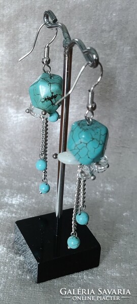 Turquoise decorative dangling earrings