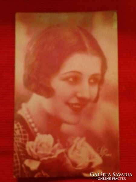Antik 1930.Retusált képeslap fotó fiatal hölgy portré színes fotó szép állapotban a képek szerint