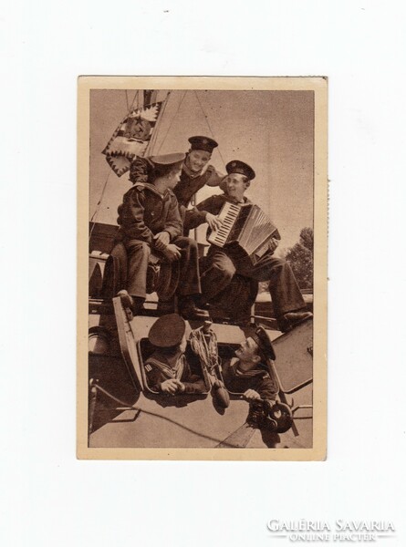 Matróz  képeslap "Bajtársi szórakozás a fedélzeten