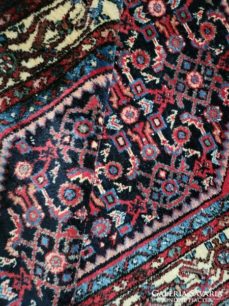 Hand-knotted 140x200 cm wool Persian carpet mz_168