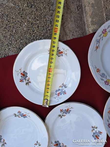Vegyes tányér tányérok kínáló Alföldi Centrum Varia napocskás  mélytányér süteményes tányér