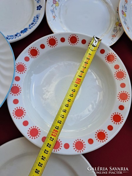 Vegyes tányér tányérok kínáló Alföldi Centrum Varia napocskás  mélytányér süteményes tányér