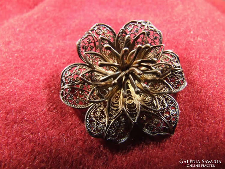 Silver filigree badge (080903)