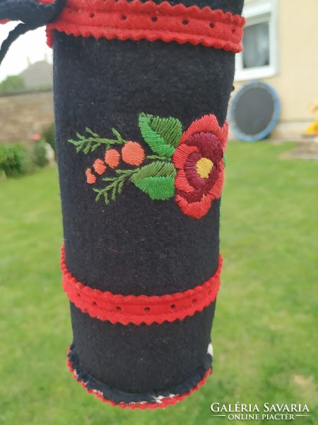 Retro folk pattern felt glass holder for sale!