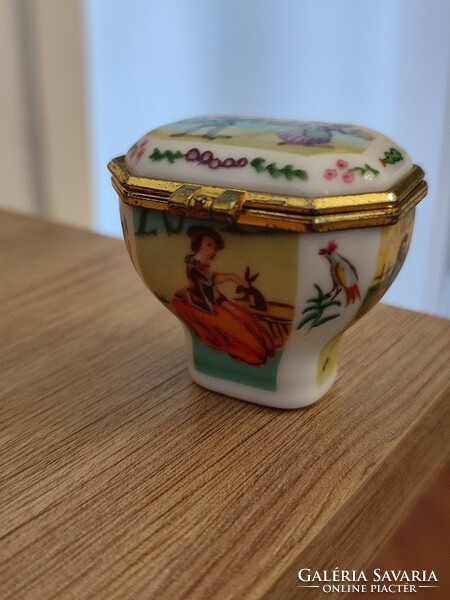 Porcelán ékszertartó del Prado collection