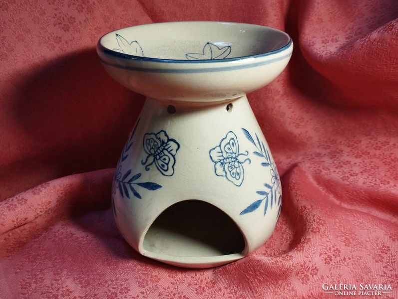 Ceramic scented candle holder