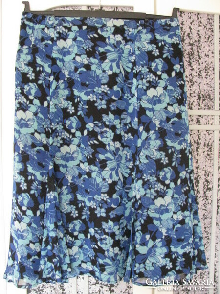 Blue patterned summer skirt size 40