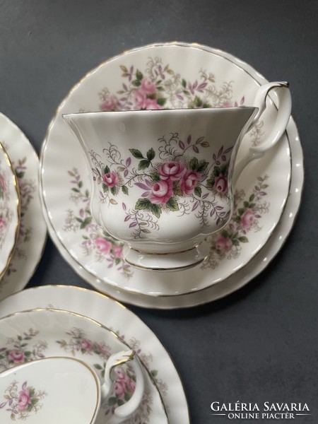 Csodás Royal Albert Lavender Rose angol csontporcelán teás reggeliző szett, trió