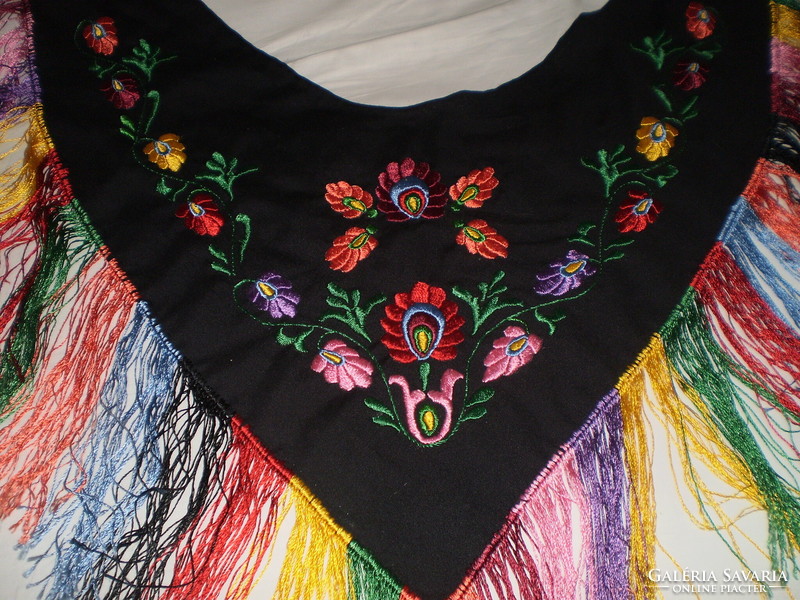 Embroidered matyó stole shoulder scarf