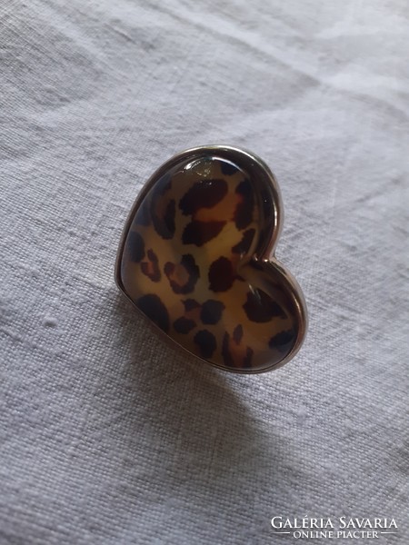 Heart-shaped ring in good condition
