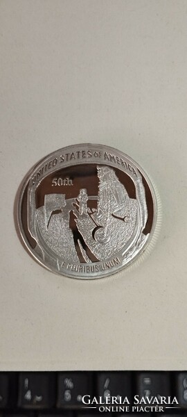 Accommodation on the moon 2 commemorative coins