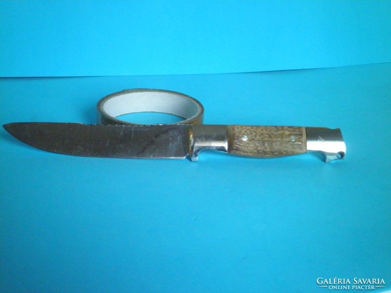 Custom made hunting knife