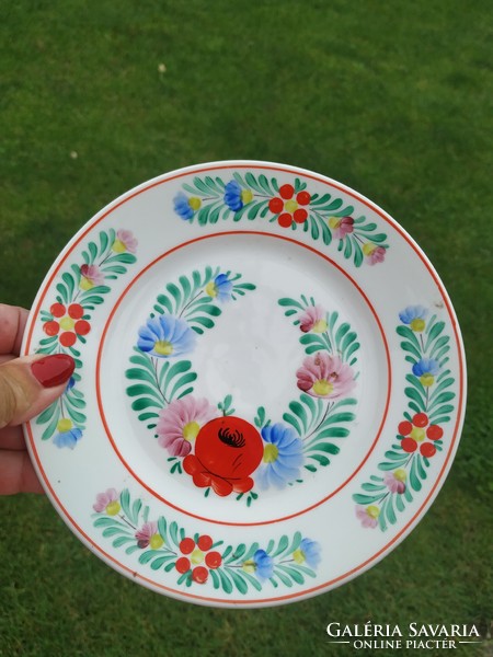 Régi Hollóházi porcelán kézzel festett fali tányér mezőkövesdi  mintával eladó!