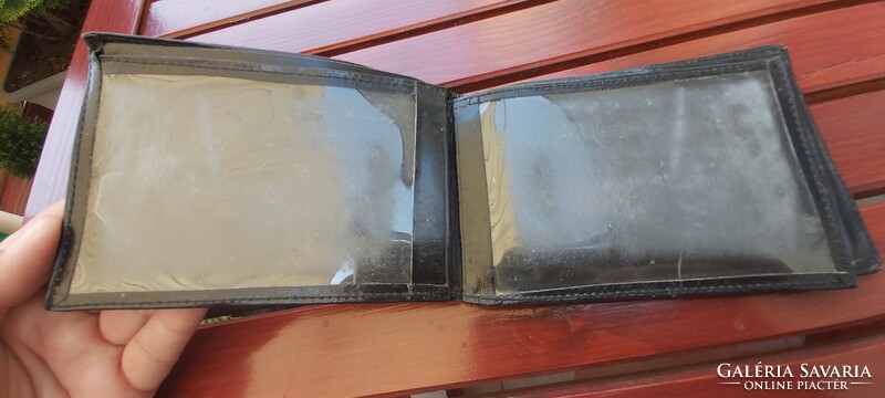 Old leather wallets, file holder (number 93)