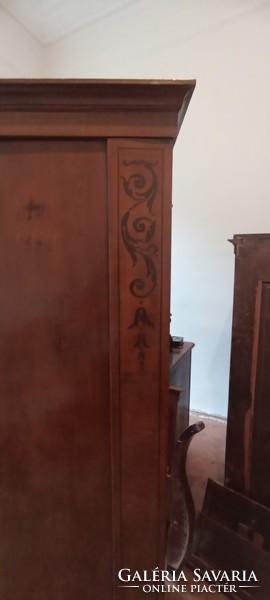 Antik 2 ajtós szekrény pár