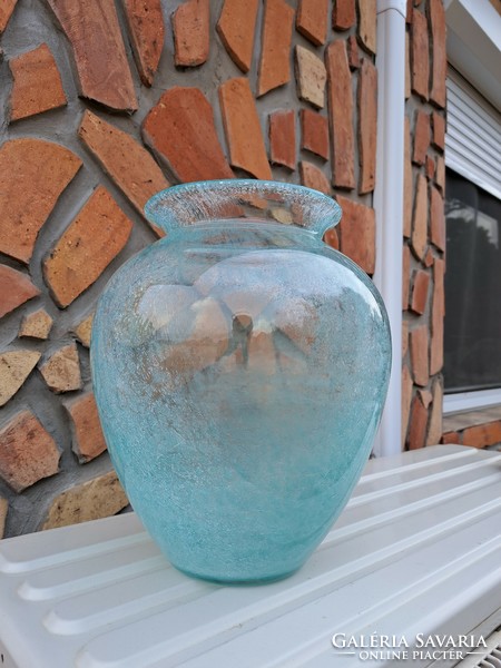 Nagyméretű  Gyönyörű karcagi berekfürdői fátyolüveg repesztett fátyol türkisz kék váza öblös
