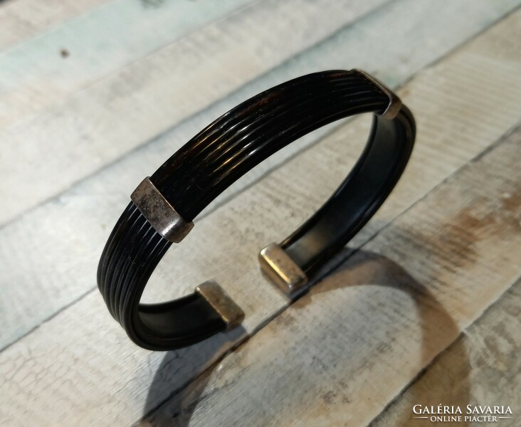 Rubber and horn bracelet with silver