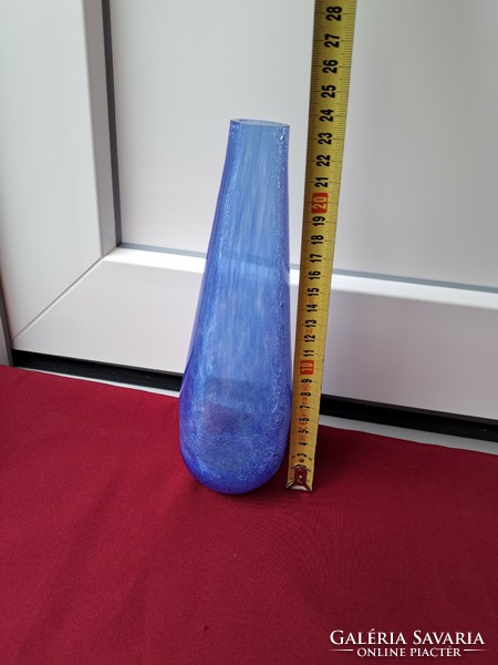 Gyönyörű kék színű 23.5 cm-es repesztett  Fátyolüveg fátyol karcagi berekfürdői üveg váza