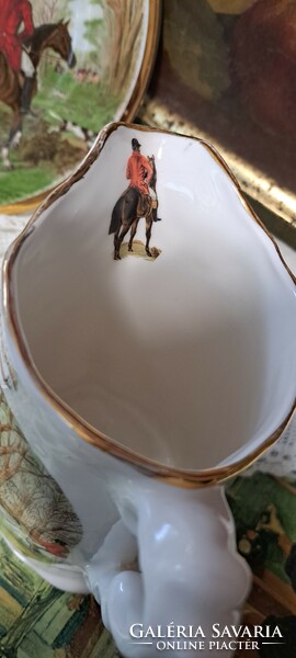 Angol lovas jelenetes tányér, kancsó