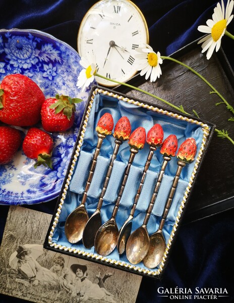 6 Pcs. Vintage small spoon with a strawberry tip in a box, mocha spoon / dessert spoon