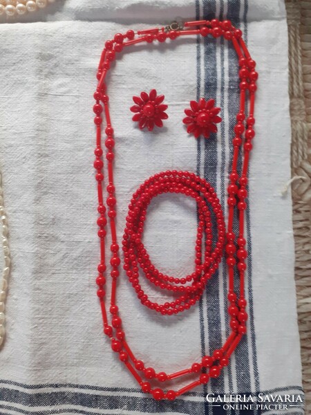 Retro piros porcelán hosszú nyaklánc hozzá illő  fülbevalóval fülklipsszel ajándék porcelán  lánccal