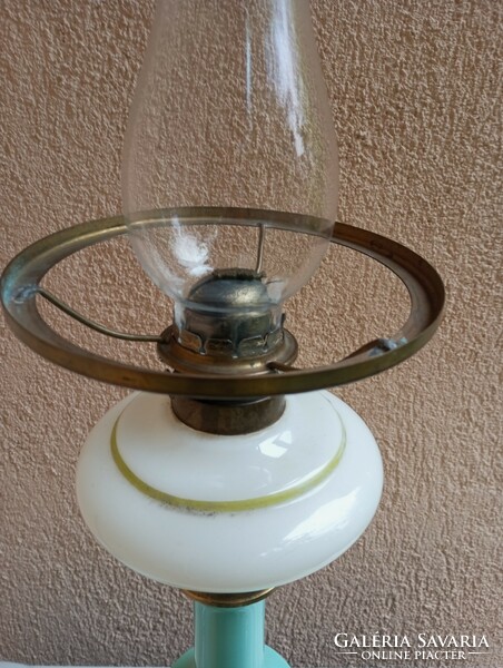 Large kerosene lamp