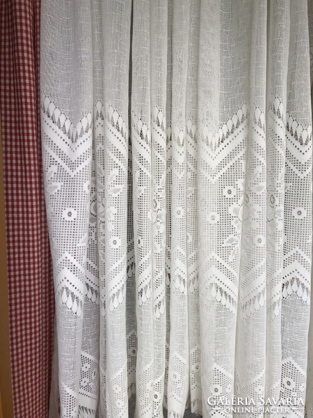 Ready-made lace curtains for sale