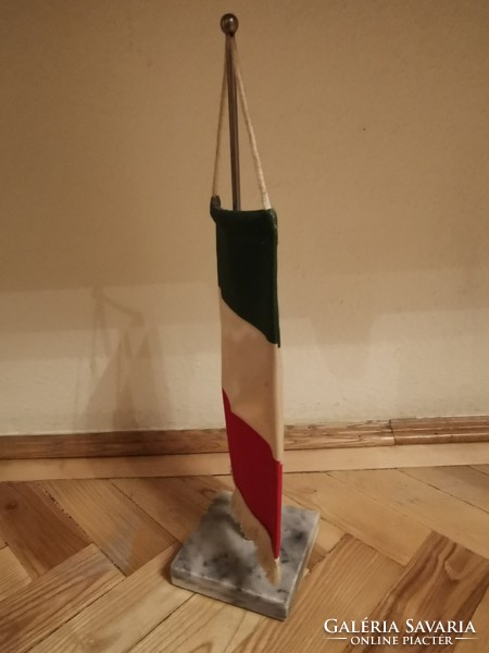 Tabletop Italian flag with base | 40.5 cm