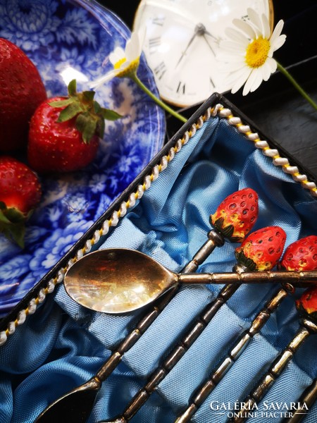 6 Pcs. Vintage small spoon with a strawberry tip in a box, mocha spoon / dessert spoon