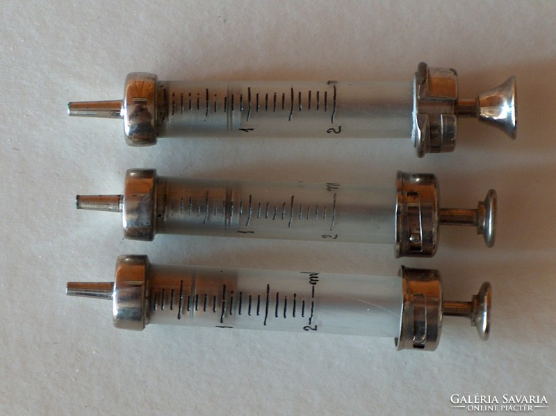 3 pieces of 2 ml. Syringe, used but in very good condition
