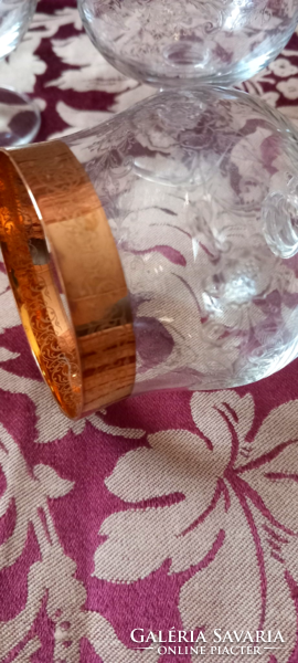 Vastag aranyszegélyes metszett röviditalos konyakos pohár