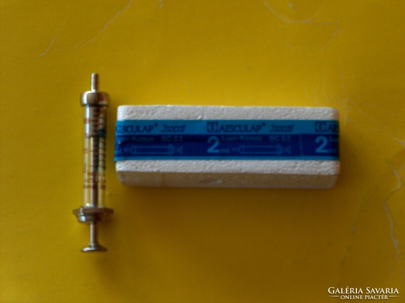 Old glass-to-metal syringe, 2 ml, insulin, aesculap - isocal, not used