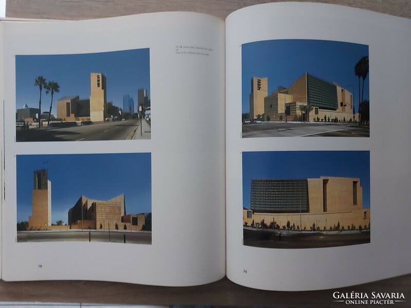 Casabella architectural magazine - with pictures, descriptions - informative in Italian/English - 552