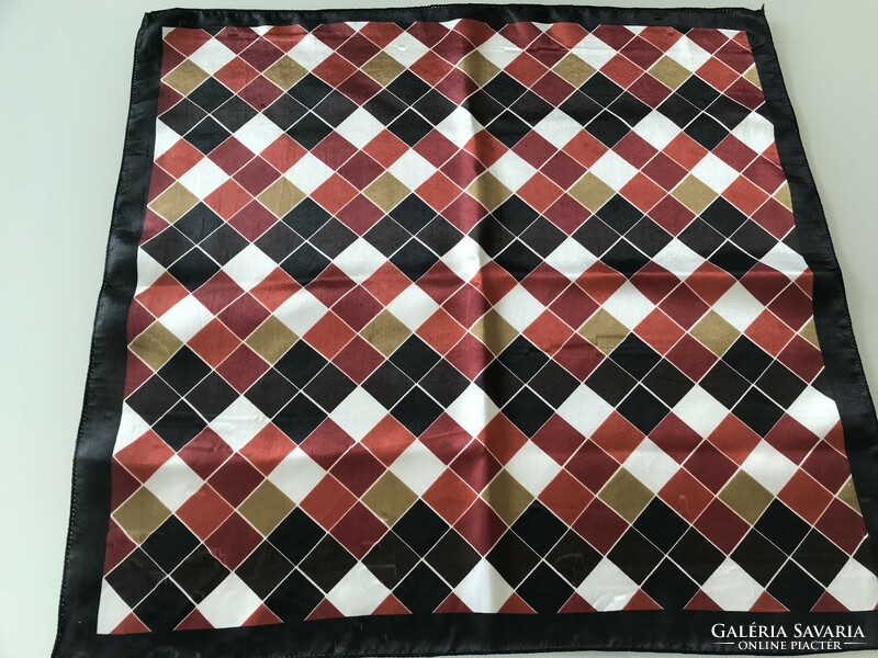 Colored diamond scarf, 51 x 49 cm