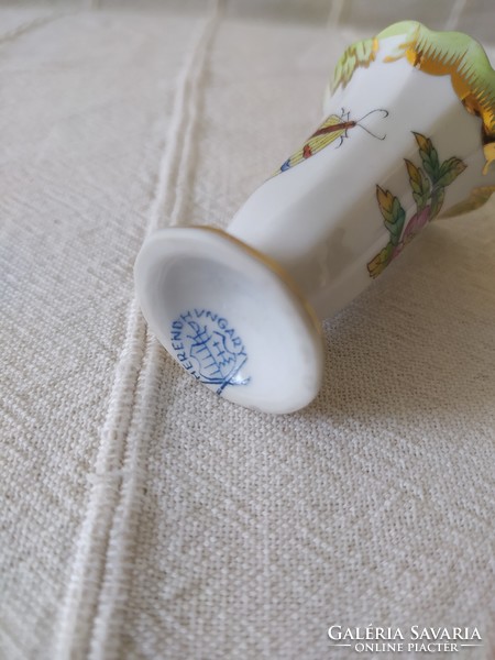 Herendi: mini vase with Victorian pattern, flawlessly marked, 6 cm