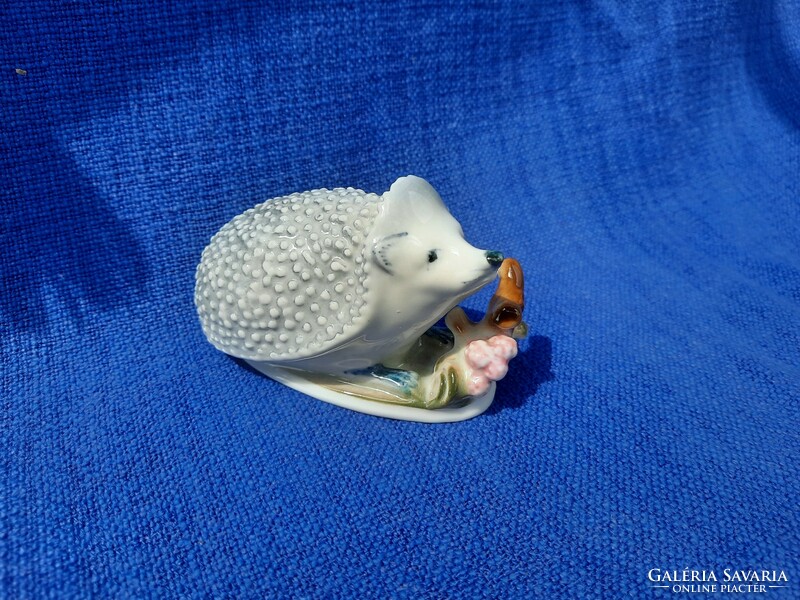 Zsolnay hedgehog, hedgehog