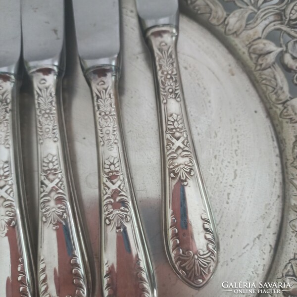 6 db ezüstözött nyelű kés