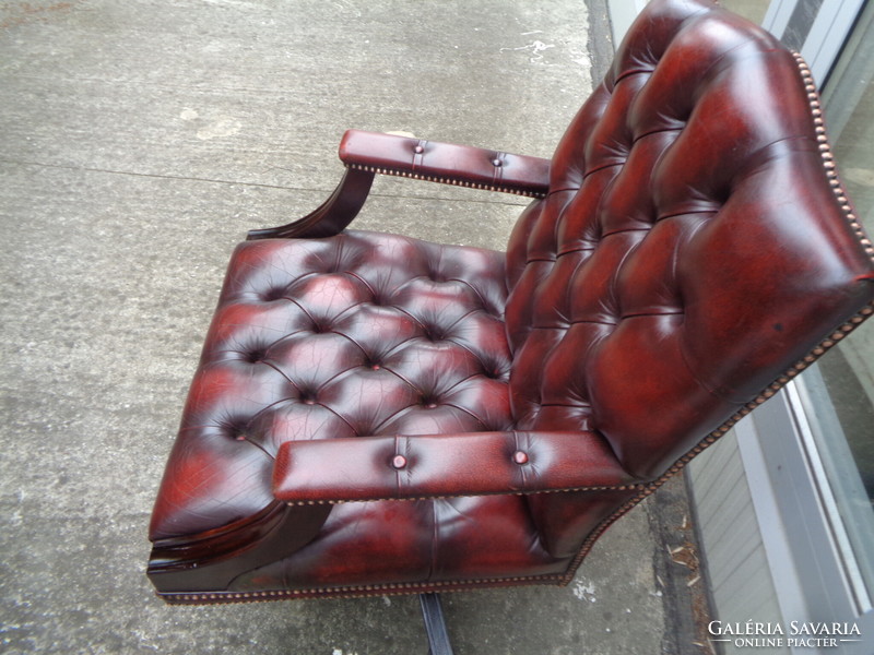 Chesterfield office swivel chair