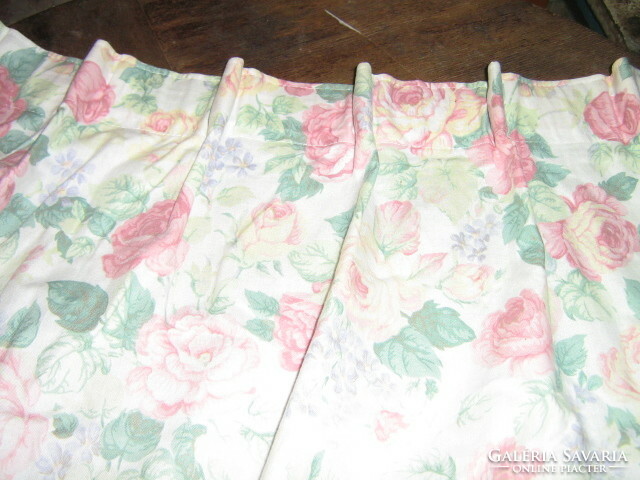 Vintage stílusú pasztell árnyalatú rózsás shabby chic függöny