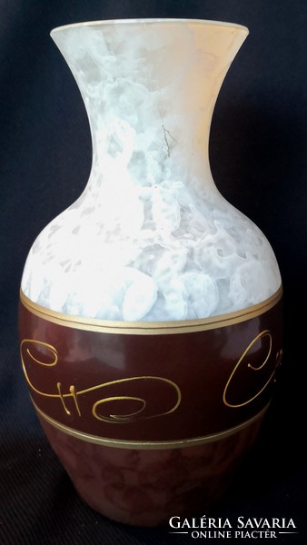 Dt/246 – glass vase, the work of an unknown Hungarian glass artist