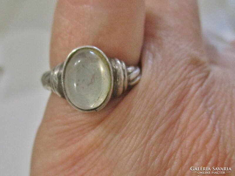 Szép kis régi kézműves ezüst gyűrű holdkővel