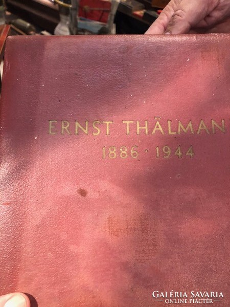 Ernst Thalmann kerámia plakettje, 15 cm-es nagyságú.